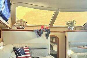 2004 Cruisers Yachts 405 Express Motoryacht thumbnail 24