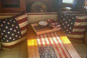 2004 Cruisers Yachts 405 Express Motoryacht thumbnail 26