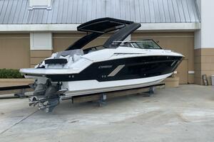 32ft Cruisers Sport Series Yacht For Sale