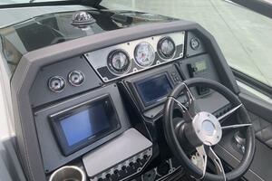 32ft Cruisers Sport Series Yacht For Sale