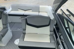 32ft Cruisers Sport Series Yacht For Sale