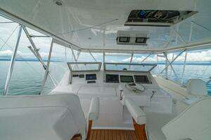 2004 Viking 61 Convertible thumbnail 2