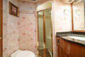 2004 Viking 61 Convertible thumbnail 51
