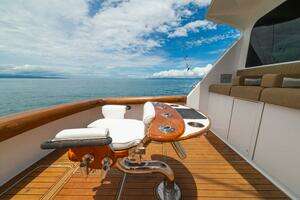 2004 Viking 61 Convertible thumbnail 81