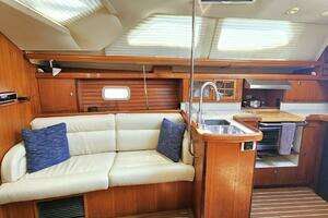2007 Hunter 45 CC thumbnail 5