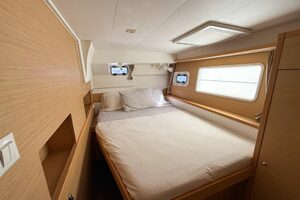 2018-lagoon-400-s2-sail-9891976-20250731160404005-1.jpg