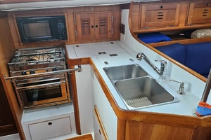 35ft Freedom Yacht For Sale