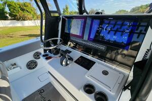 2022 Freeman 37 Center Console