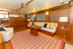 Salon Facing Starboard Forward