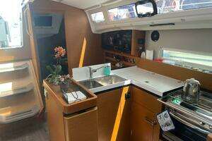 2021 Jeanneau Sun Odyssey 410 thumbnail 38