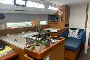 2021 Jeanneau Sun Odyssey 410 thumbnail 39