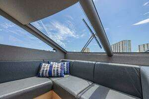 2017 Sunseeker 75 Yacht thumbnail 37