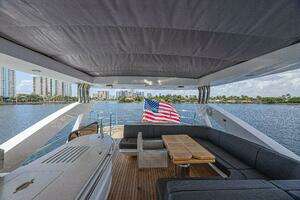 2017 Sunseeker 75 Yacht thumbnail 20