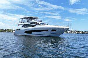 2017 Sunseeker 75 Yacht thumbnail 4