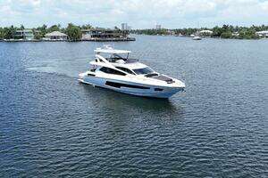 2017 Sunseeker 75 Yacht thumbnail 10