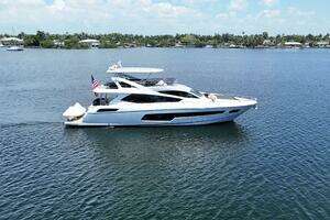 2017 Sunseeker 75 Yacht thumbnail 9