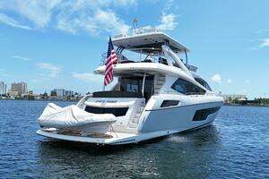 2017 Sunseeker 75 Yacht thumbnail 6