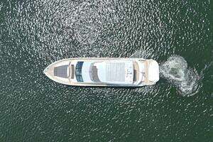 2017 Sunseeker 75 Yacht thumbnail 12