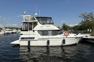 35ft Carver Yacht For Sale