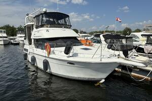 35ft Carver Yacht For Sale