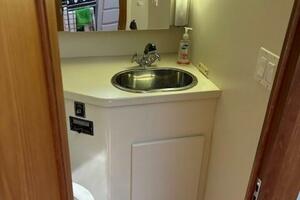 35ft Carver Yacht For Sale