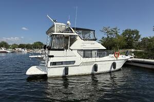 35ft Carver Yacht For Sale