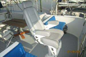 1989 DeFever Offshore Cruiser thumbnail 23