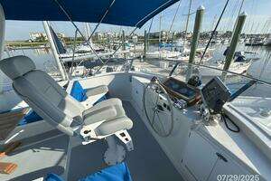 1989 DeFever Offshore Cruiser thumbnail 20
