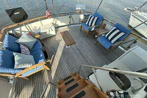 1989 DeFever Offshore Cruiser thumbnail 33