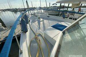 1989 DeFever Offshore Cruiser thumbnail 7