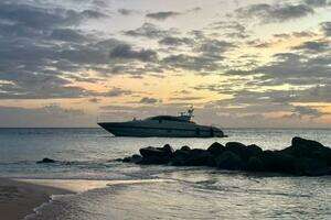 PURE 2002 Arno Leopard OPEN 27 Yacht For Sale in Simpson bay 