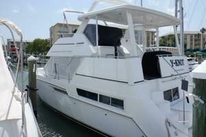 Y Knot 35ft Carver Yacht For Sale
