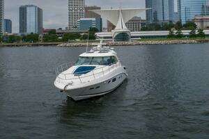 2009 Sea Ray 470 Sundancer Yacht For Sale in Milwaukee WI