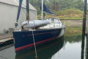 2004 Dufour 40 thumbnail 1