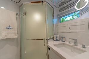 GUEST SHOWER