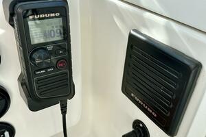 Helm   VHF