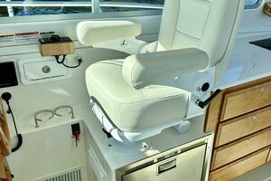 Helm Seat