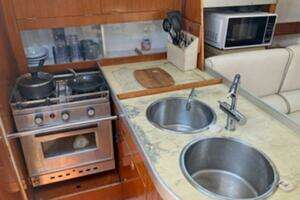 1991 Beneteau Moorings 38 thumbnail 13