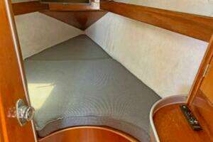 1991 Beneteau Moorings 38 thumbnail 10