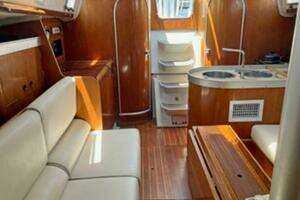 1991 Beneteau Moorings 38 thumbnail 9