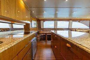 2012 Viking 76 Enclosed Flybridge thumbnail 9