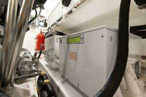 2012 Viking 76 Enclosed Flybridge thumbnail 50