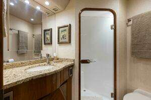 2012 Viking 76 Enclosed Flybridge thumbnail 16