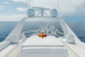 2012 Viking 76 Enclosed Flybridge thumbnail 36