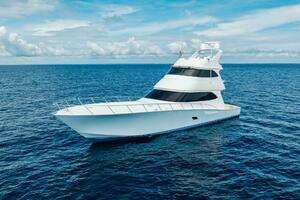 2012 Viking 76 Enclosed Flybridge thumbnail 57