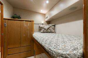 2012 Viking 76 Enclosed Flybridge thumbnail 27