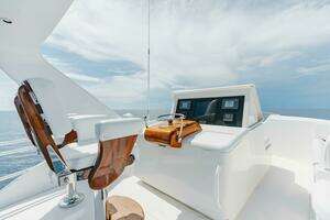 2012 Viking 76 Enclosed Flybridge thumbnail 39