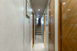 2012 Viking 76 Enclosed Flybridge thumbnail 30