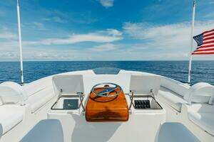 2012 Viking 76 Enclosed Flybridge thumbnail 40