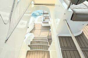 2005 Neptunus 62 Flybridge thumbnail 24